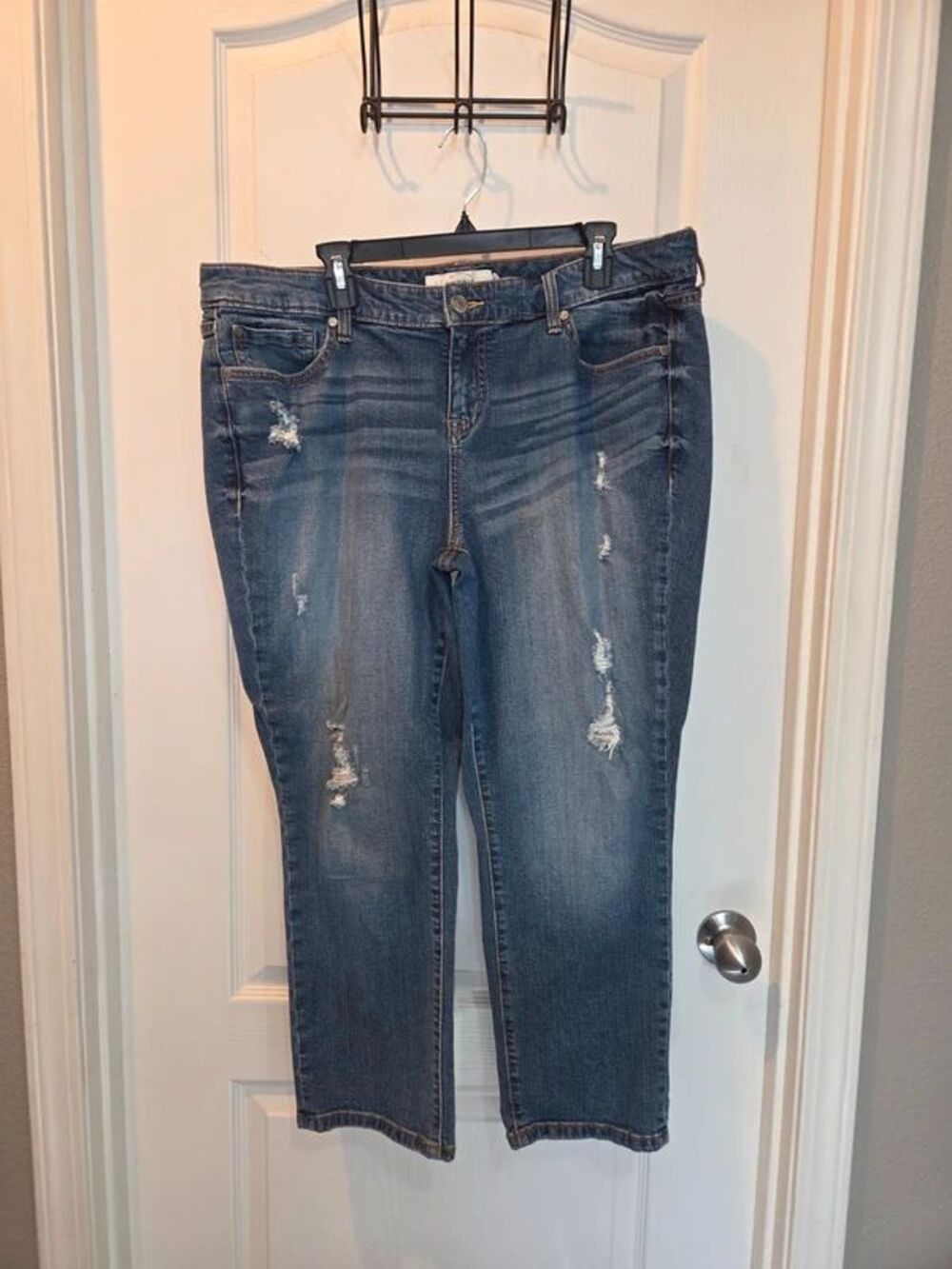 Torrid Skinny Ankle Jeans Distressed Medium Wash Stretch Size 3 / 3X 22 - Picture 2 of 8